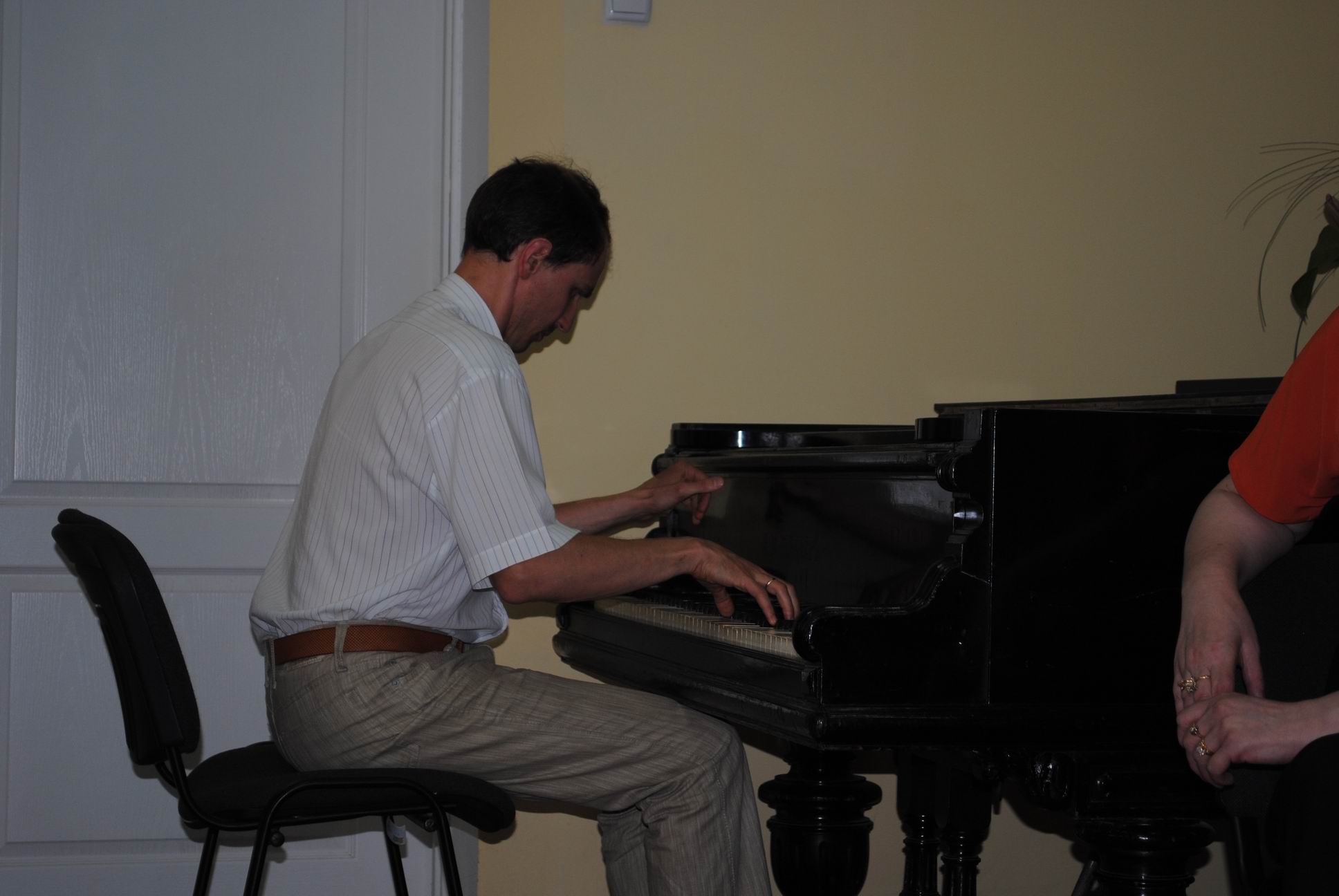 Юрий Попов, пианист, лауреат международных конкурсов