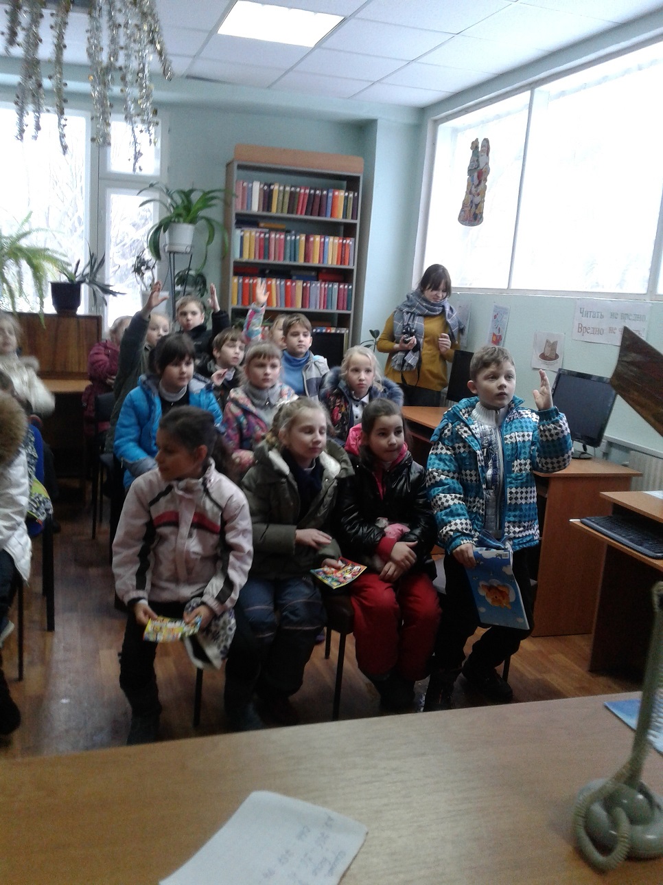 «Щоб ніс дарунки у твій дім чарівний Миколай»