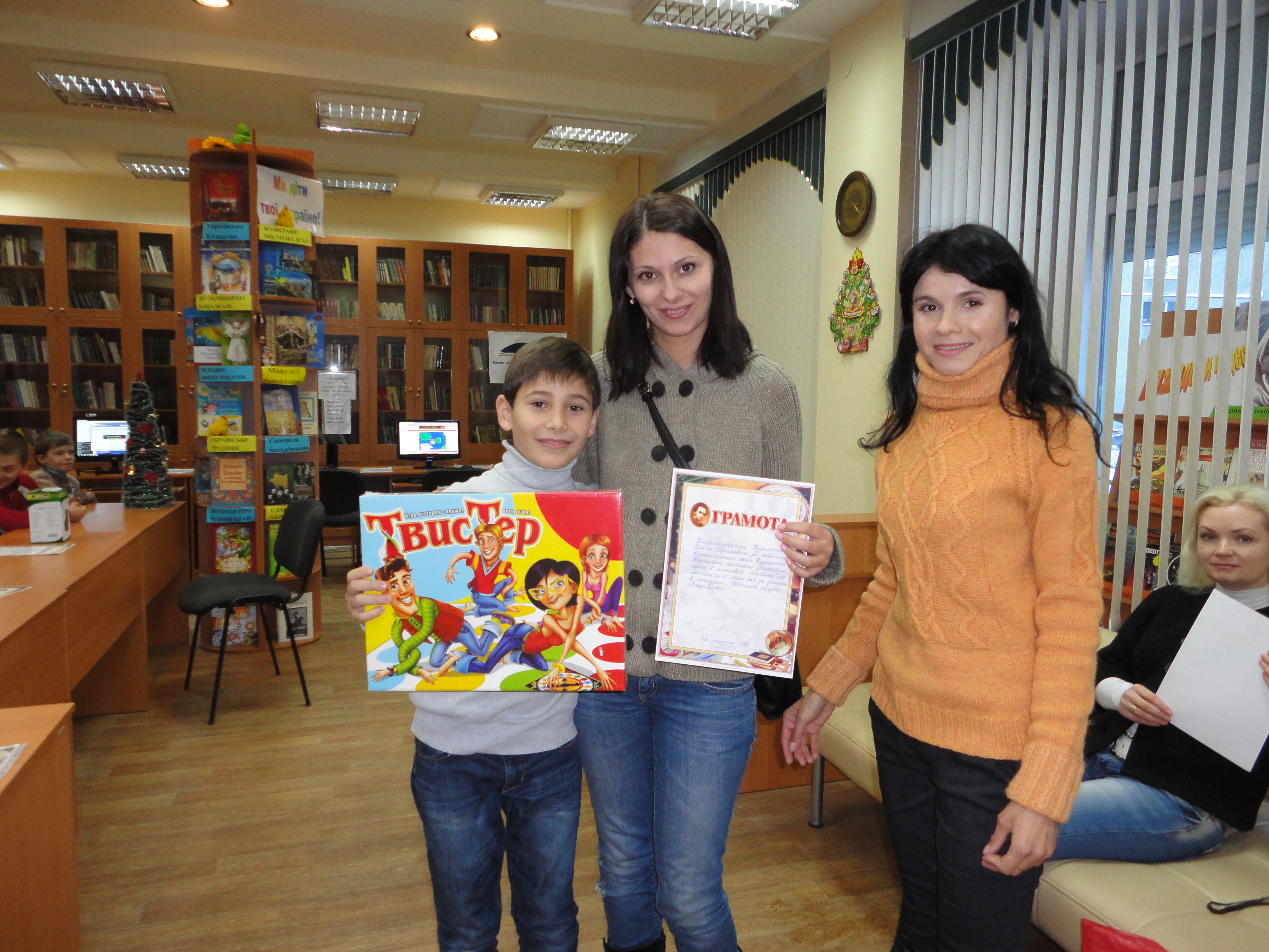 Кузьменко Кирило з мамою відзначені як краща читаюча сім'я