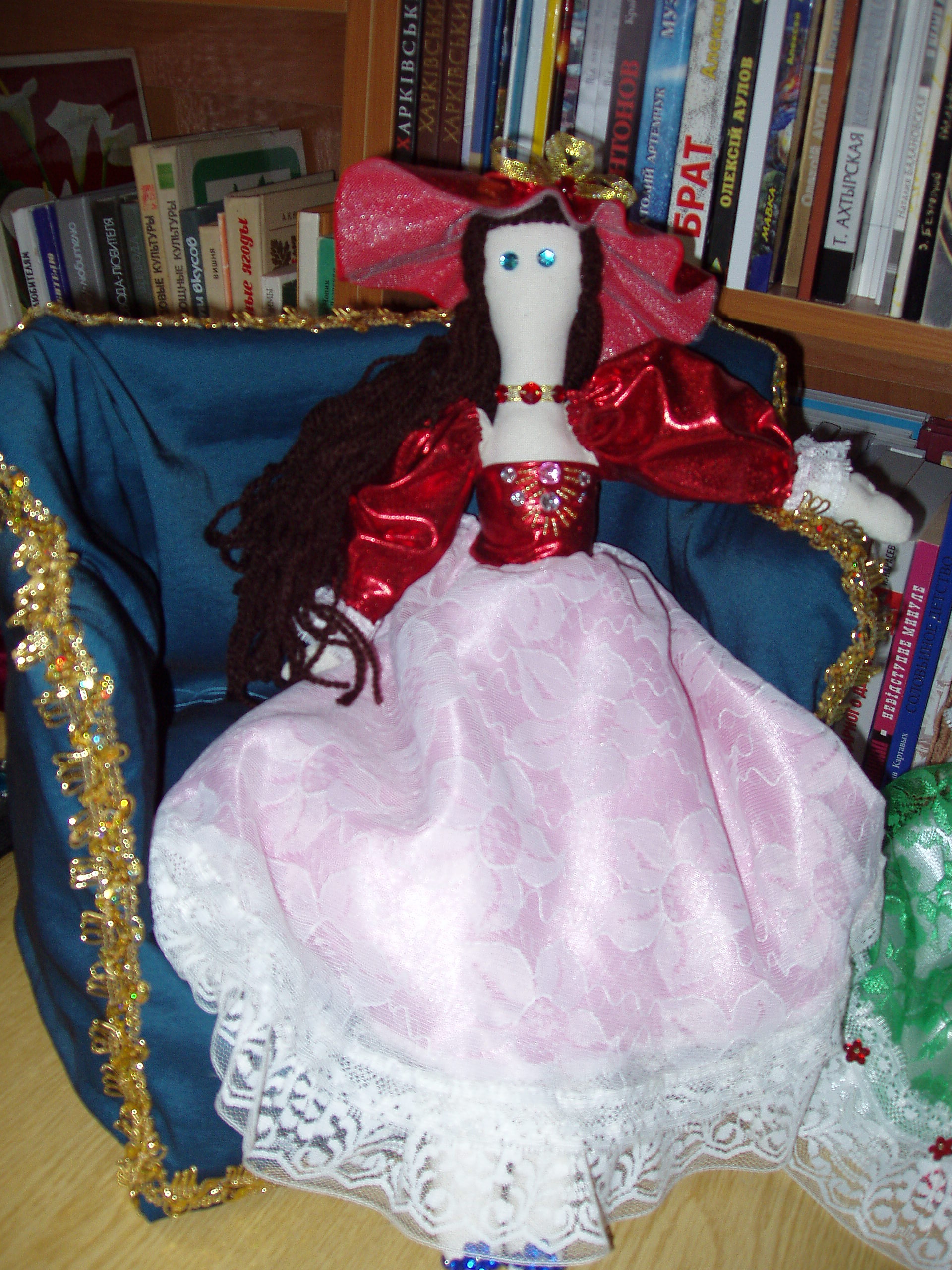 Авторські ігрові текстильні ляльки Вікторії Мусатової в гостях у бібліотеки-філії №22