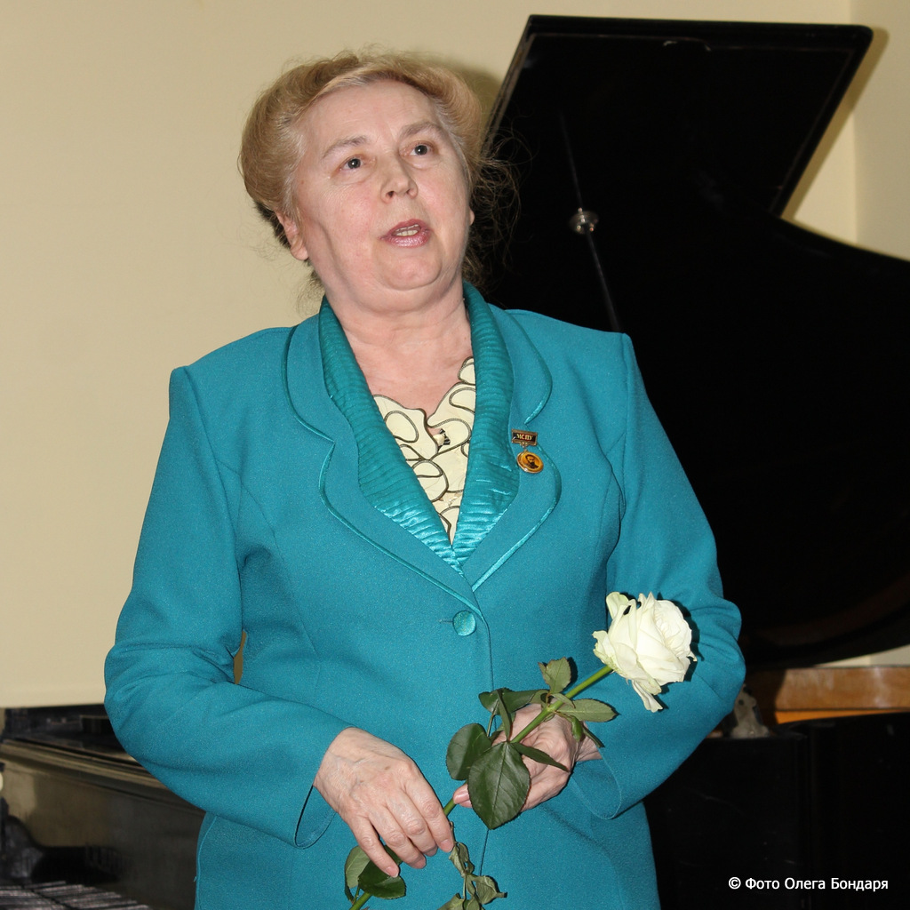 поет Ольга Біда (3 місце в номінації   Поезія  ).