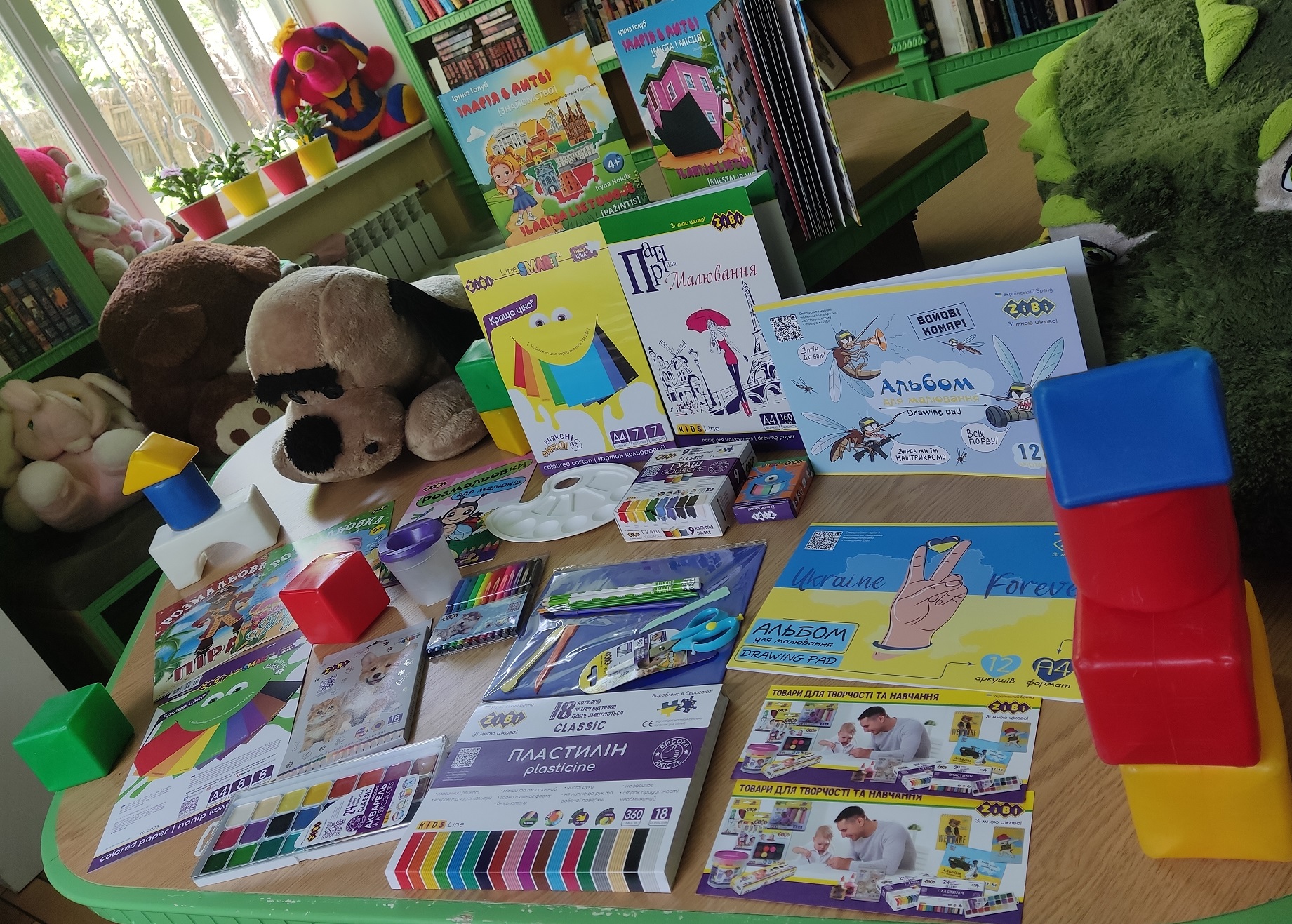 «Бібліотека-філія № 35 для дітей отримала книги від української авторки Ірини Голуб»