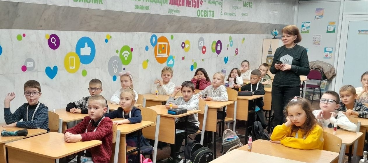 «Книжковий ювілей у Стоакровому лісі!»