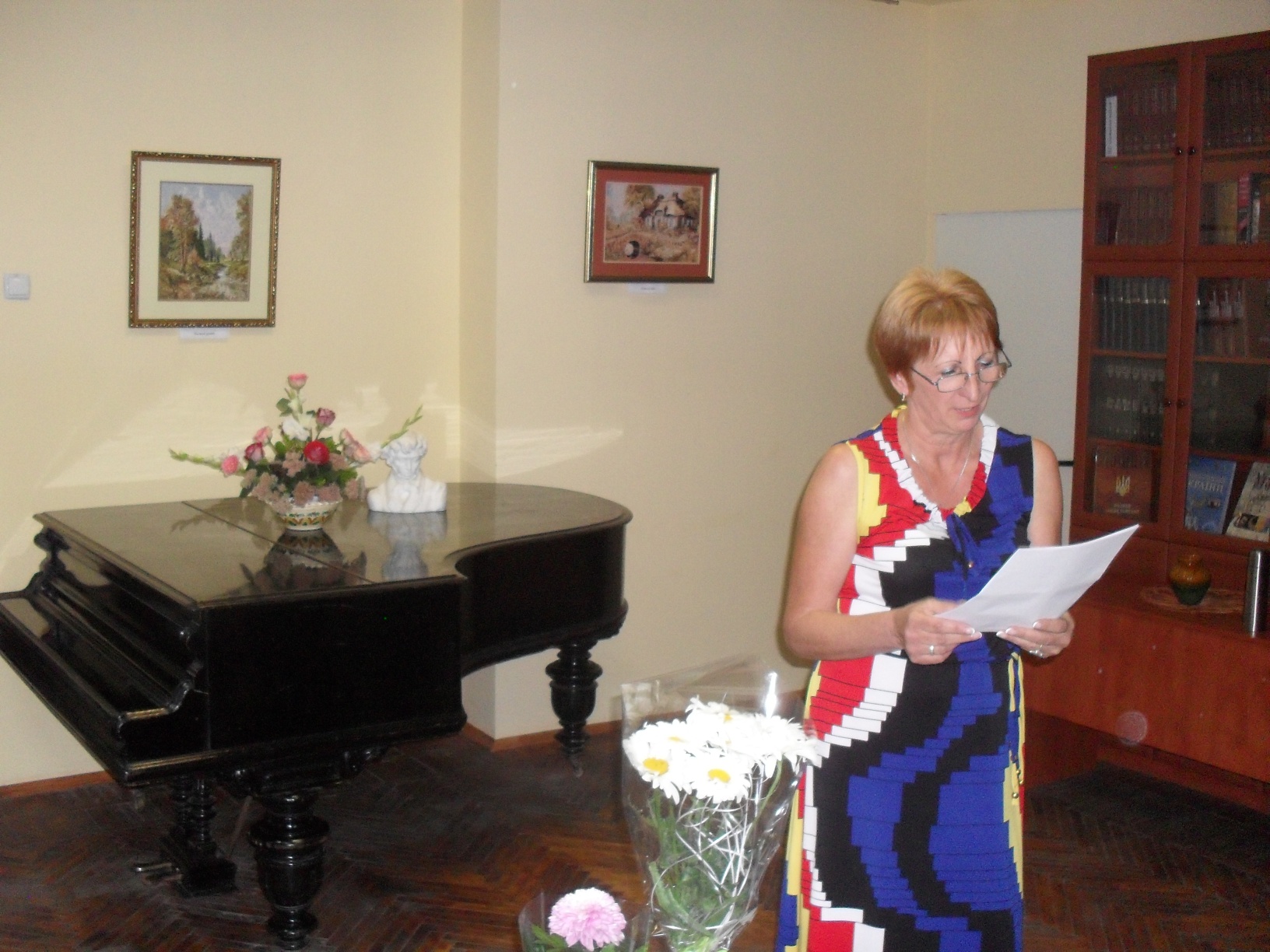 Ніна Лебеденко читає свої вірші